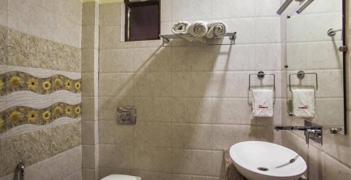 Oyo 2155 Hotel Wardhman Jabalpur Ngoại thất bức ảnh