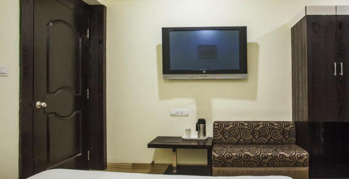 Oyo 2155 Hotel Wardhman Jabalpur Ngoại thất bức ảnh