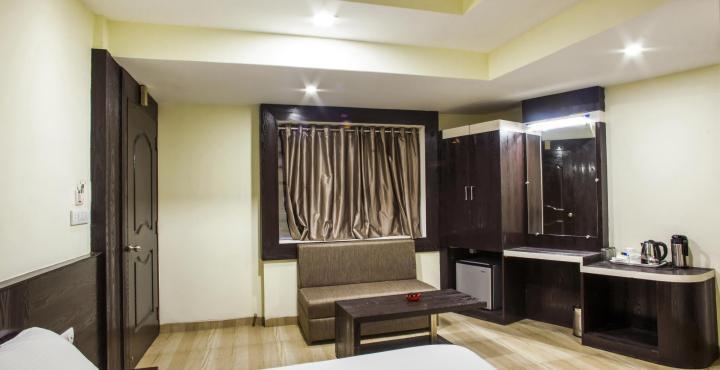 Oyo 2155 Hotel Wardhman Jabalpur Ngoại thất bức ảnh