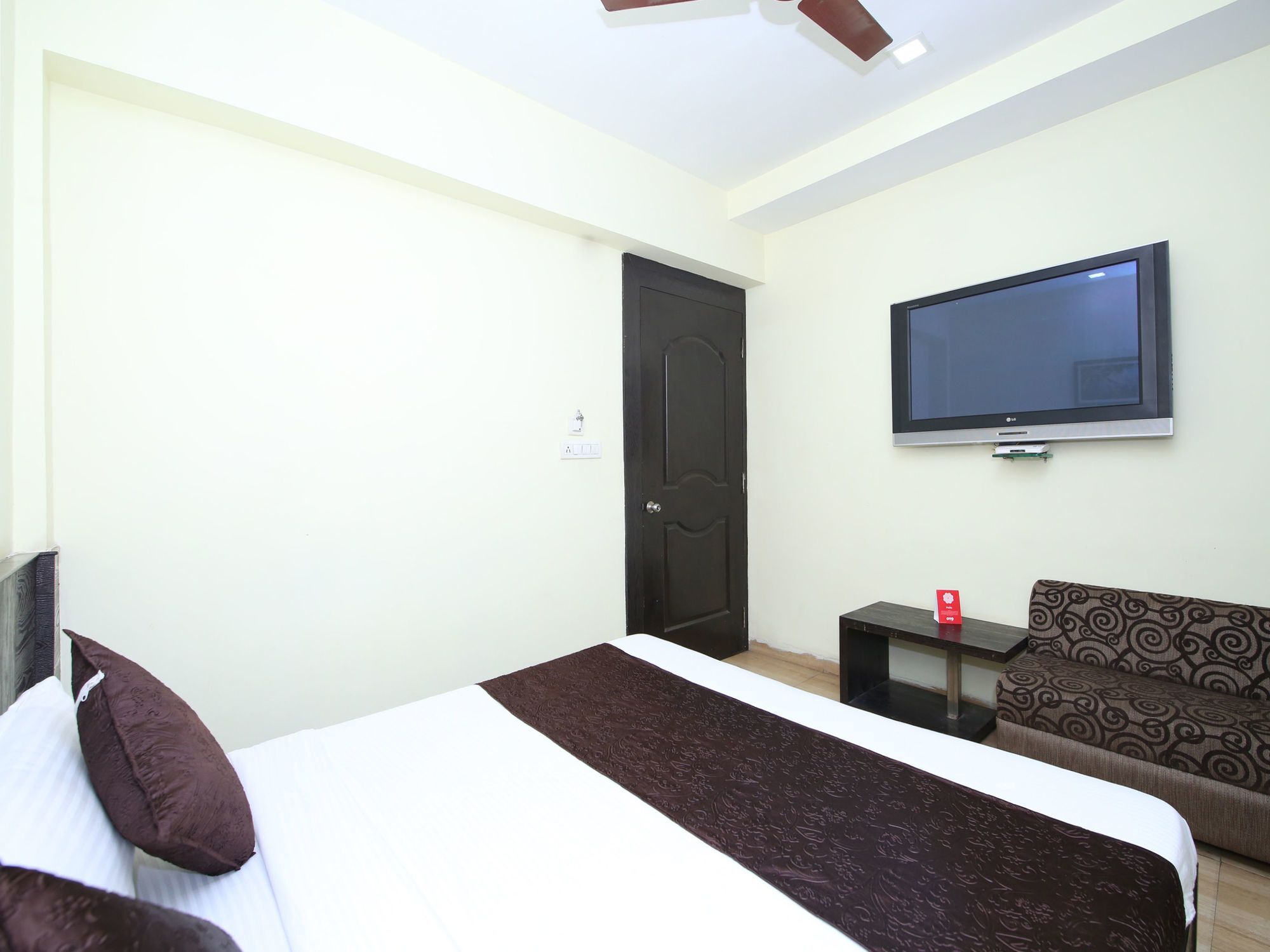Oyo 2155 Hotel Wardhman Jabalpur Ngoại thất bức ảnh